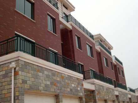 鐵藝護欄、鋅鋼護欄與組裝圍欄三者差距