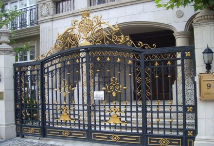 別墅鐵藝大門定制貴不貴？